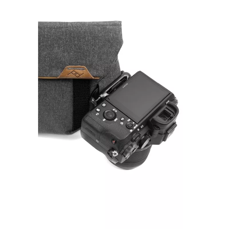 Peak Design Field Pouch Charcoal v2 - Grafitowy, z paskiem