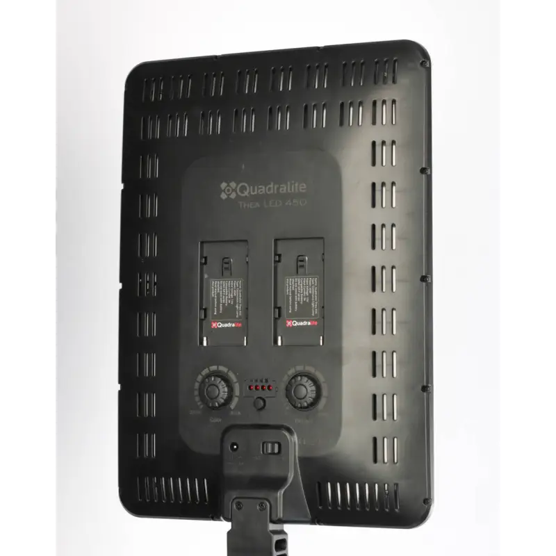 Używany zestaw Quadralie Thea LED 450