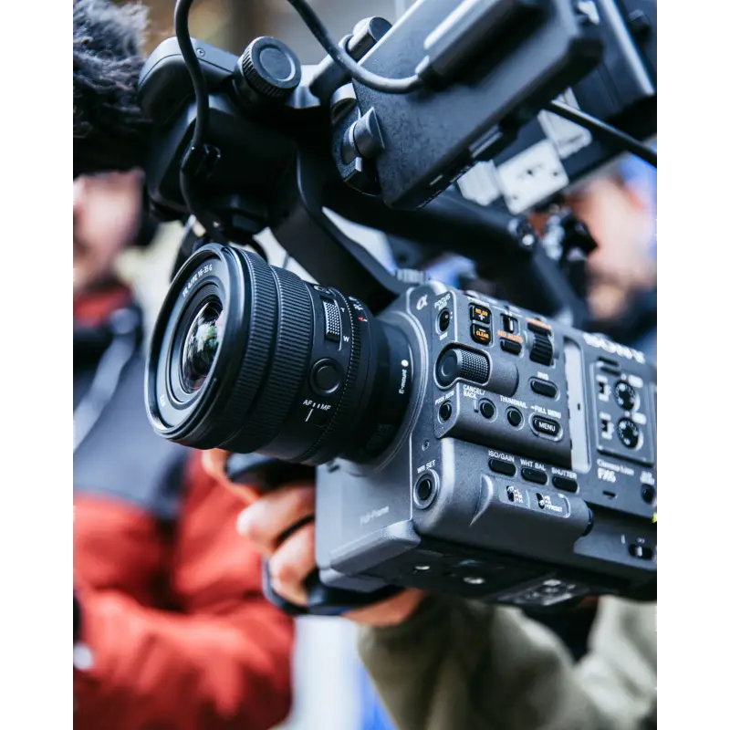 Obiektyw  Sony FE PZ 16-35mm f/4 G +   