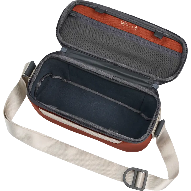 Gomatic Peter McKinnon Luma Camera Sling 9L, Rust