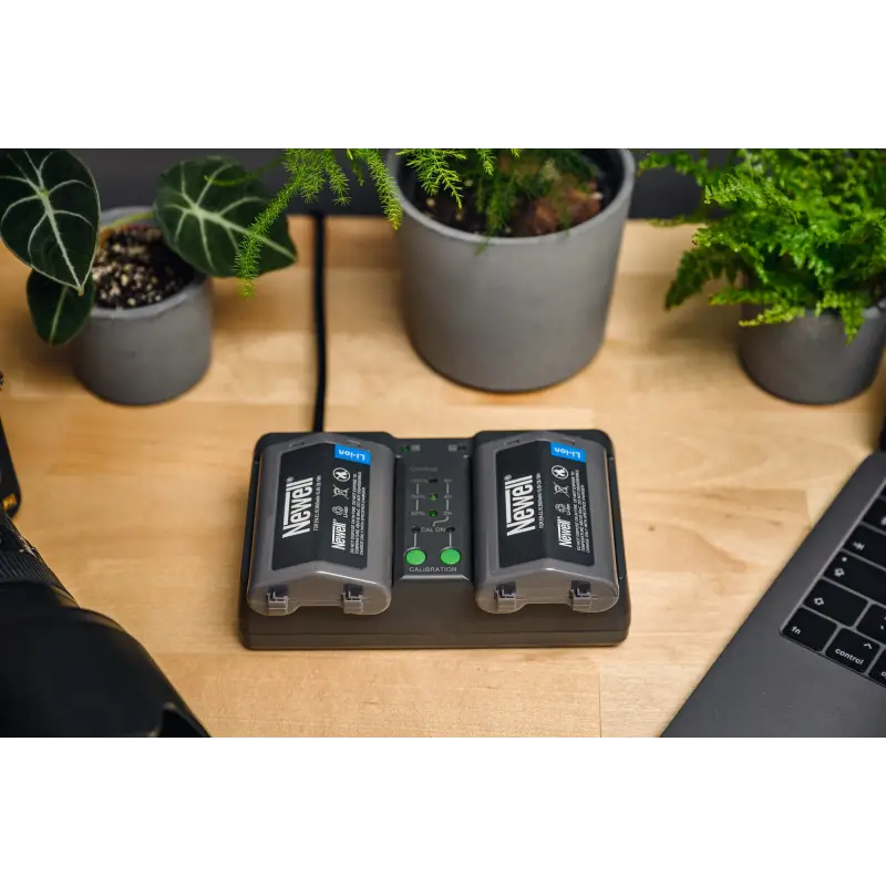 Ładowarka dwukanałowa Newell BC-18B do akumulatorów EN-EL18 do Nikon