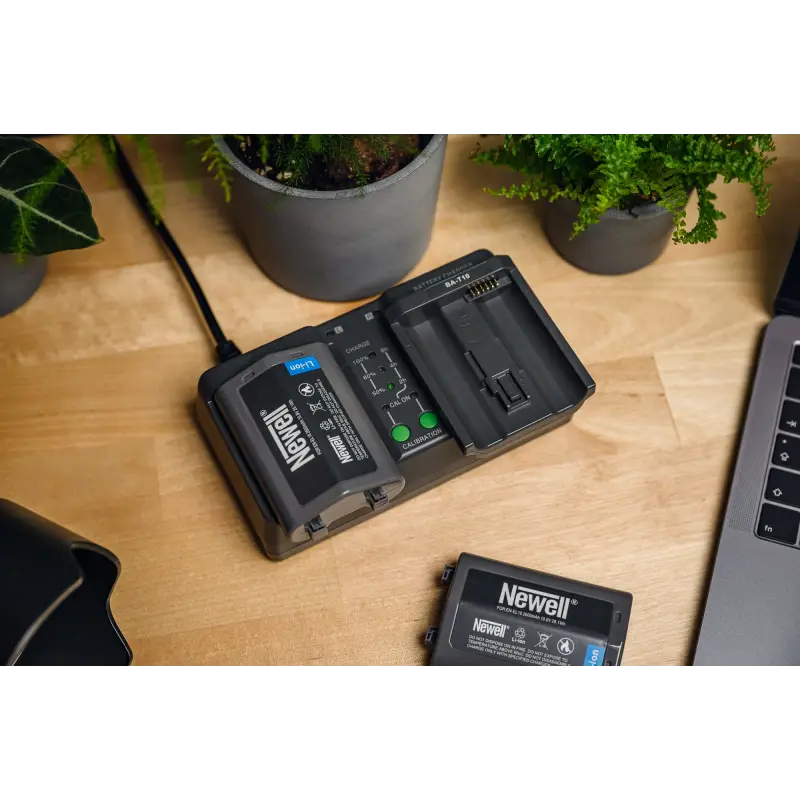 Ładowarka dwukanałowa Newell BC-18B do akumulatorów EN-EL18 do Nikon