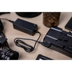 Ładowarka Newell D-Tap 16,8 V 4 A do akumulatorów V-mount