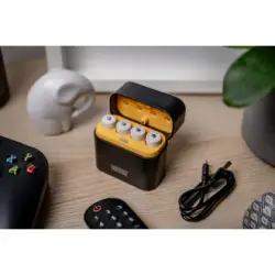 Ładowarka 4-kanałowa Newell do akumulatorów Li-ion + 4 akumulatory Li-ion AA 1,5 V 2200 mAh