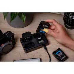 Ładowarka trójkanałowa Newell TT-USB-C do akumulatorów NP-FZ100 do Sony