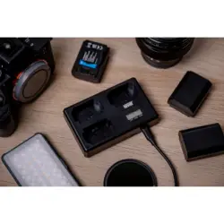 Ładowarka trójkanałowa Newell TT-USB-C do akumulatorów NP-FZ100 do Sony