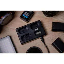 Ładowarka trójkanałowa Newell TT-USB-C do akumulatorów NP-FZ100 do Sony