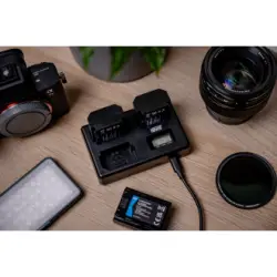 Ładowarka trójkanałowa Newell TT-USB-C do akumulatorów NP-FZ100 do Sony