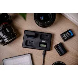 Ładowarka trójkanałowa Newell TT-USB-C do akumulatorów NP-FW50 do Sony