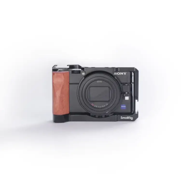 Używany aparat Sony RX100 VII (2941179-J), klatka SmallRig, oryginaly futerał, ładowarka, dodatkowy akumulator Sony