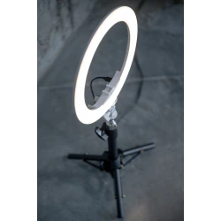 Lampa pierścieniowa LED Newell RL-10A Arctic White + statyw