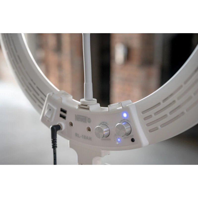 Lampa pierścieniowa LED Newell RL-18A - WB (3200 K - 5500 K) - Arctic White