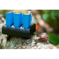 Ładowarka trójkanałowa Newell SDC-USB do akumulatorów AABAT-001 do GoPro