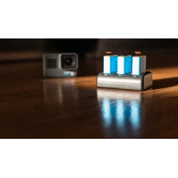 Ładowarka trójkanałowa Newell SDC-USB do akumulatorów AABAT-001 do GoPro