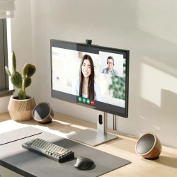 Monitor Alogic Clarity Pro 27  UHD 4K Monitor with 65W + 8MP Webcam