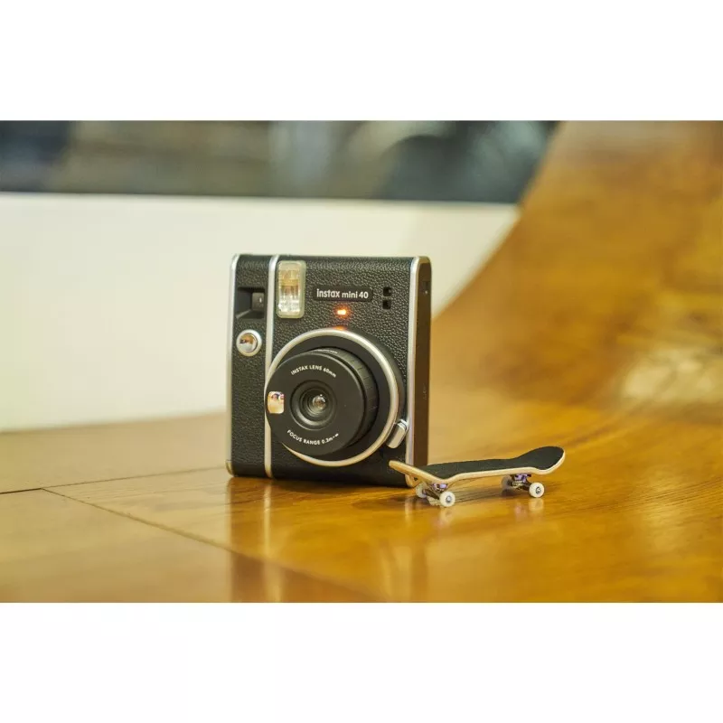 Fujifilm instax mini 40 czarny