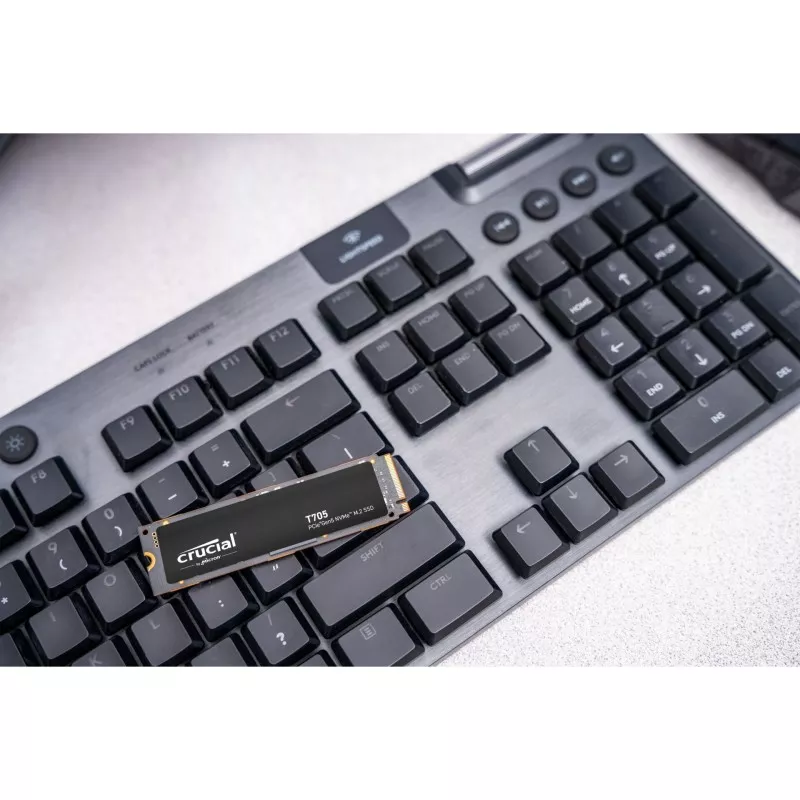 Crucial T705                 1TB PCIe Gen5 NVMe M.2 SSD