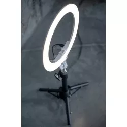 Lampa pierścieniowa LED Newell RL-10A Arctic White + statyw