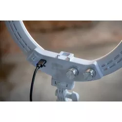 Lampa pierścieniowa LED Newell RL-10A Arctic White + statyw