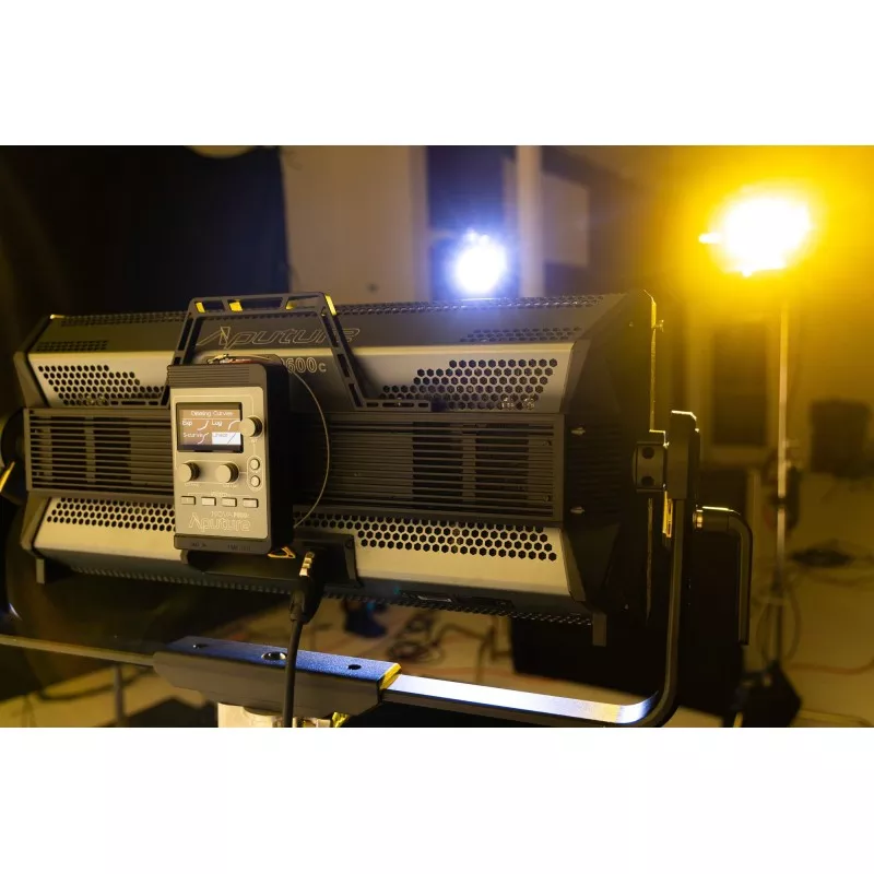 Lampa LED Aputure Nova P600c Kit