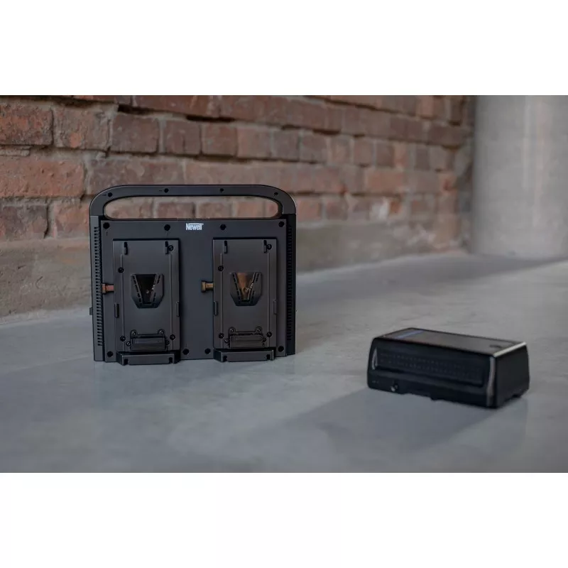 Ładowarka czterokanałowa Newell BP-4CH do akumulatorów V-mount