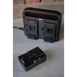 Ładowarka czterokanałowa Newell BP-4CH do akumulatorów V-mount