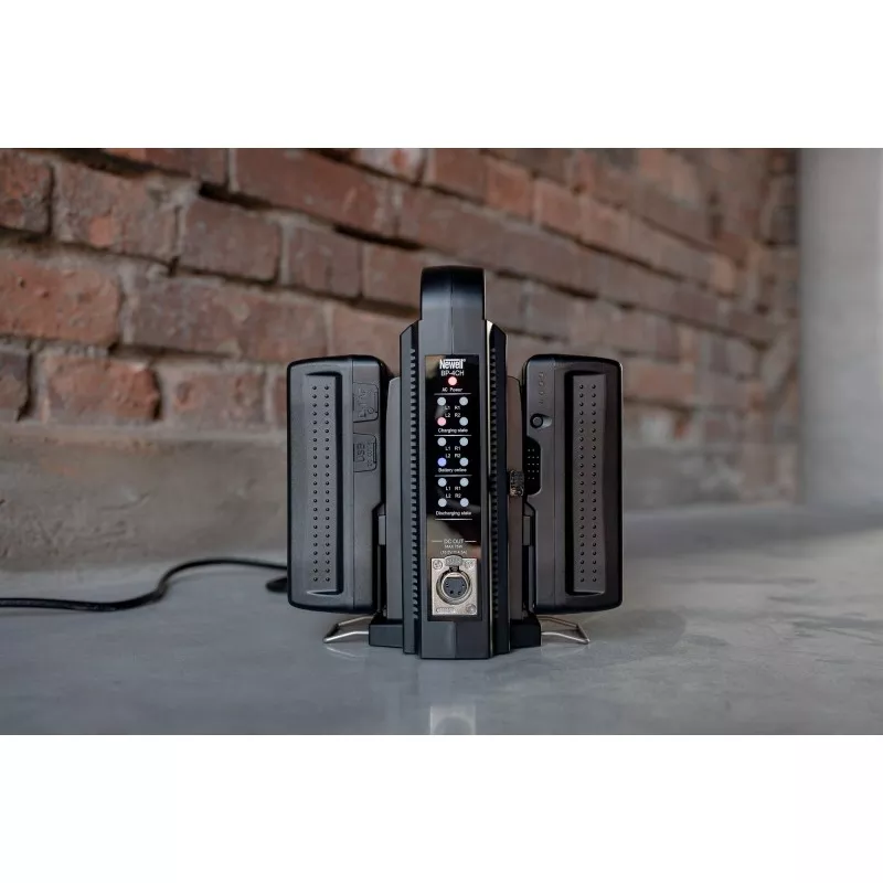 Ładowarka czterokanałowa Newell BP-4CH do akumulatorów V-mount