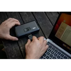 Ładowarka dwukanałowa Newell LCD z funkcją power banku i czytnikiem kart SD do akumulatorów LP-E6...