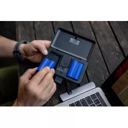 Ładowarka dwukanałowa Newell LCD z funkcją power banku i czytnikiem kart SD do akumulatorów NP-FZ...