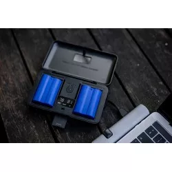 Ładowarka dwukanałowa Newell LCD z funkcją power banku i czytnikiem kart SD do akumulatorów NP-W1...