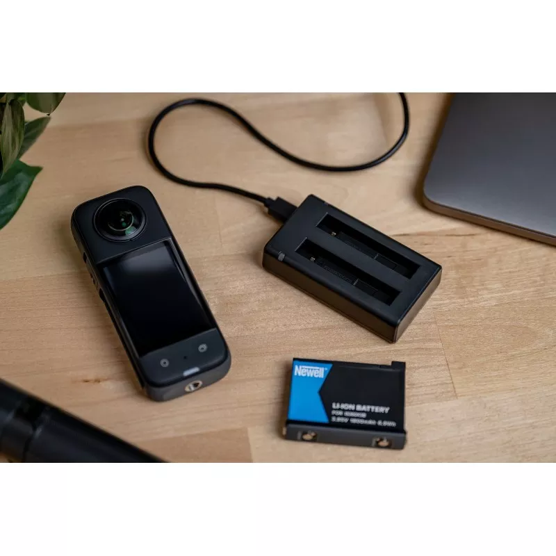 Ładowarka dwukanałowa Newell SDC-USB do akumulatorów One X3 do Insta360