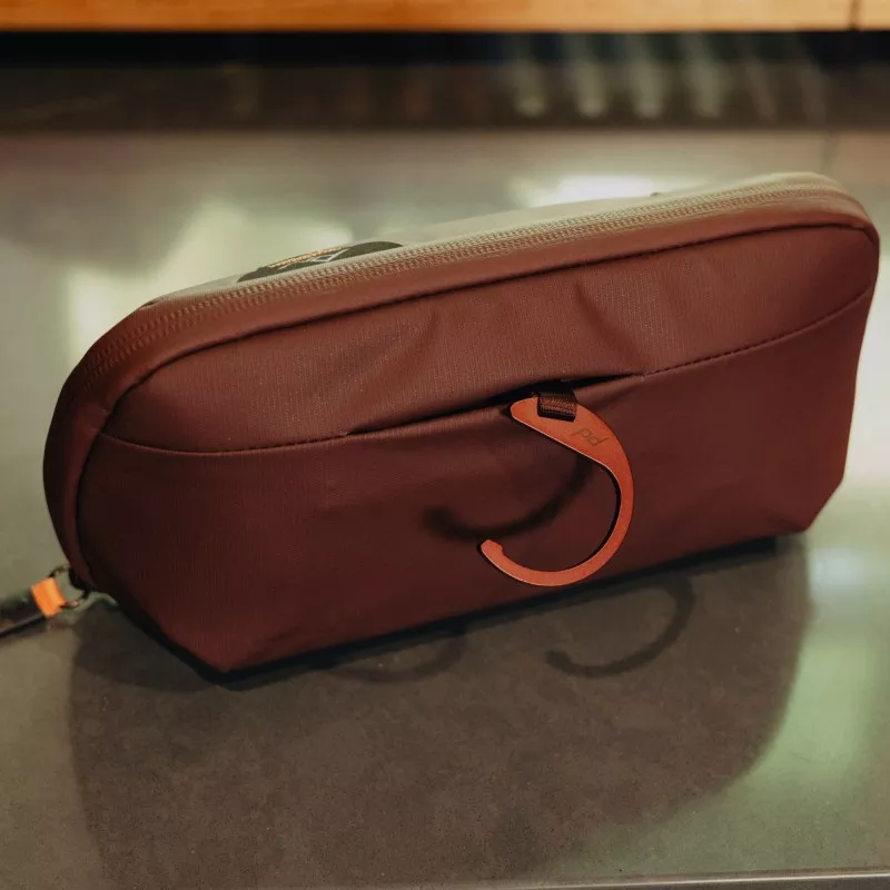 Kosmetyczka Travel Line Peak Design Wash Pouch Small Eclipse - fioletowa