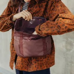 Peak Design Field Pouch Eclipse v2 - fioletowa z paskiem