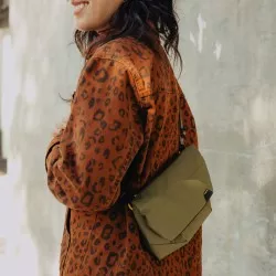 Peak Design Field Pouch Kelp v2 - oliwkowa z paskiem