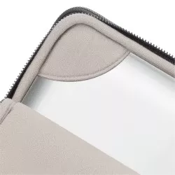 Rivacase 8905 Laptop Sleeve 15.6  black