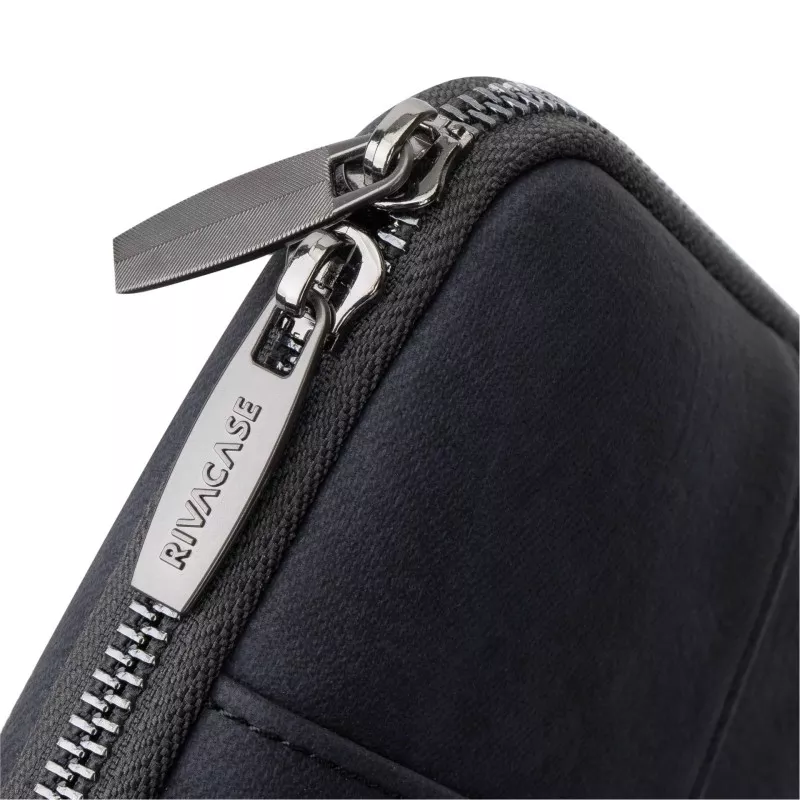 Rivacase 8905 Laptop Sleeve 15.6  black