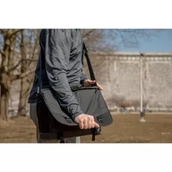 Tenba DNA 16 DSLR Messenger Black