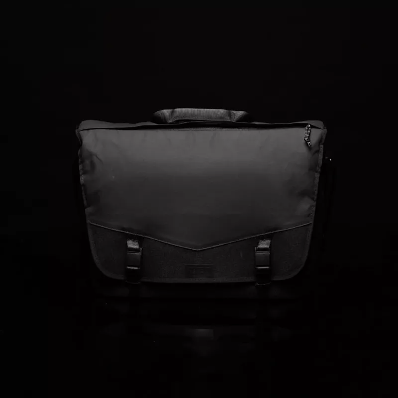 Tenba DNA 16 DSLR Messenger Black