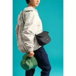 Pacsafe GO Saddle Crossbody schwarz