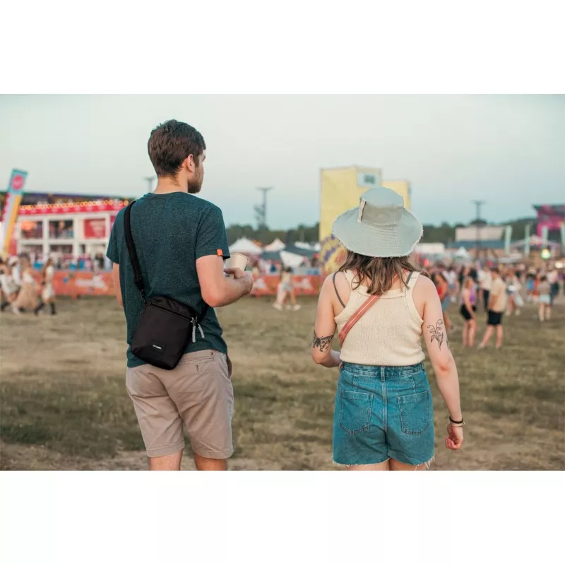 Pacsafe GO Festival Crossbody schwarz