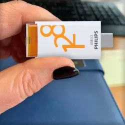 Philips USB 3.2            128GB Click Series Gen 1 USB-C