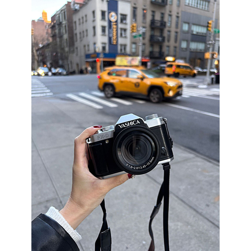 Yashica FX-D 100