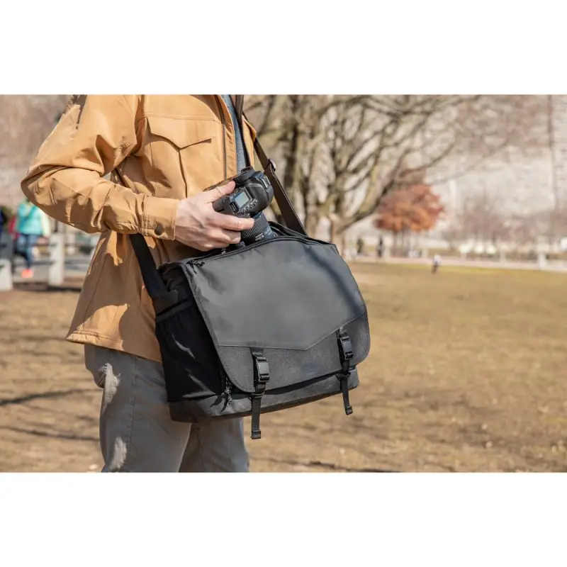 Tenba DNA 16 DSLR Messenger Black