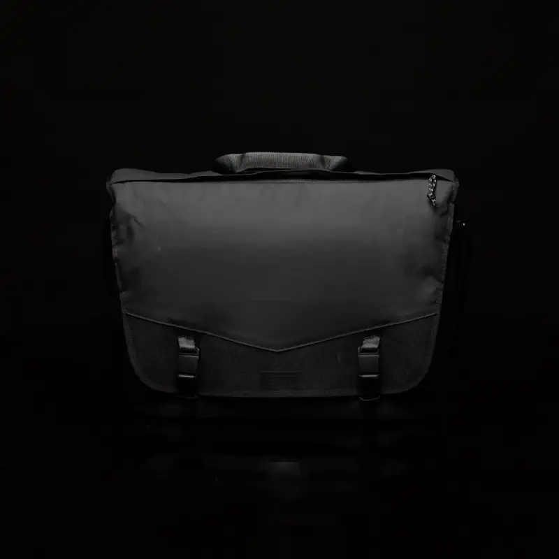 Tenba DNA 16 DSLR Messenger Black