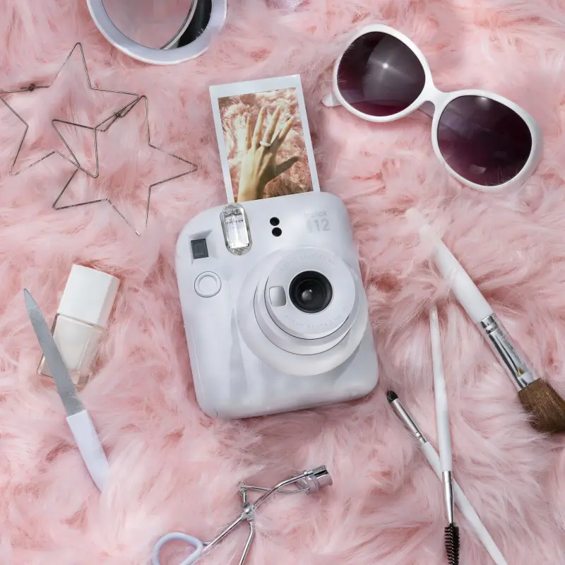 Fujifilm instax mini 12 clay-white