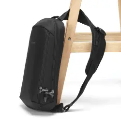 Pacsafe Vibe 325 sling pack black