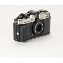Pentax 17