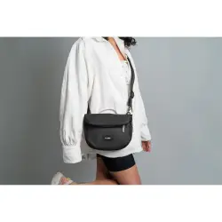 Pacsafe GO Saddle Crossbody schwarz