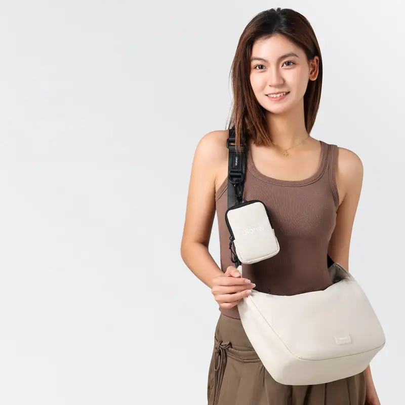 Torba fotograficzna Ulanzi Sling Halfmoon Crossbody Light Gray