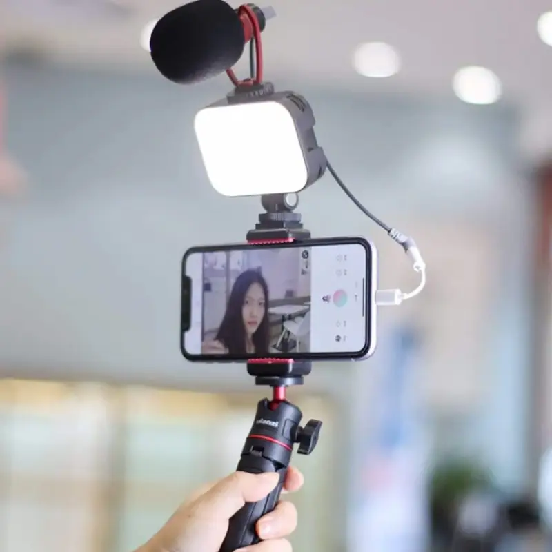 Lampa diodowa LED Ulanzi VIJIM VL100C 2500-6500K